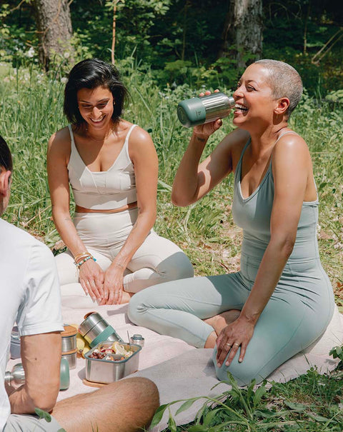 everyday-blanket-rouge-20411-0006_sandwich-box-large-olive-20474-0001_explorer-bottle-650ml-olive-20467-0001_food-flask-olive-20473-0001-arcana23